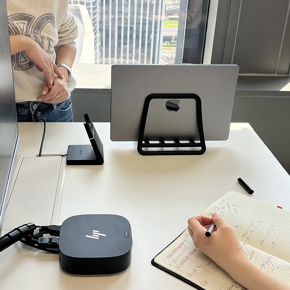 حامل عمودي للكمبيوتر المحمول م - مراجعة Laptop Stand Riser وسعره